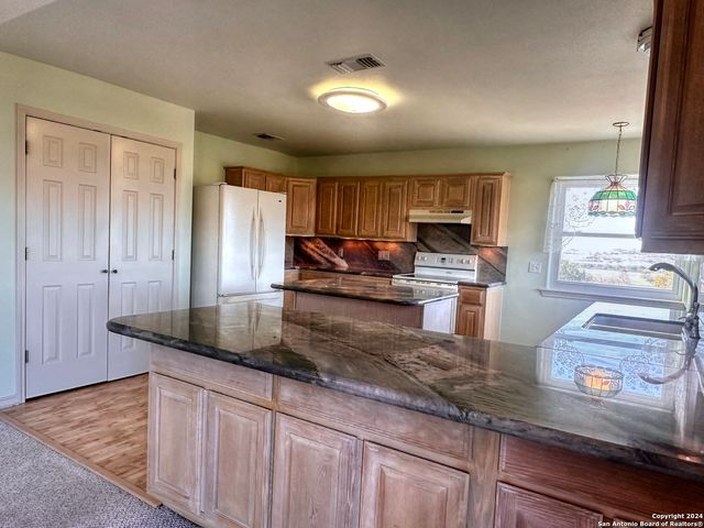1208 CYPRESS CREEK RD, Kerrville, TX 78028
