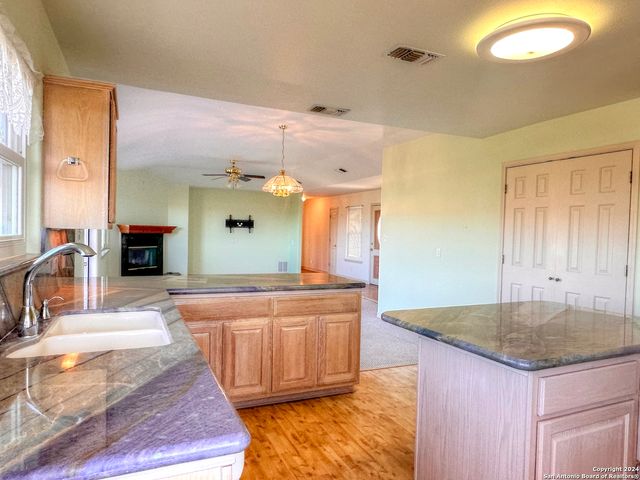 1208 CYPRESS CREEK RD, Kerrville, TX 78028