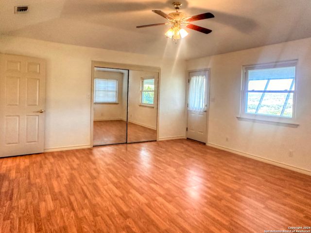 1208 CYPRESS CREEK RD, Kerrville, TX 78028