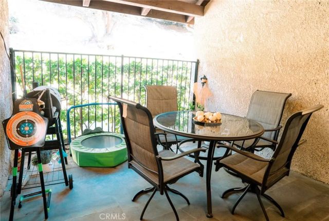 9759 Via Roma, Burbank, CA 91504