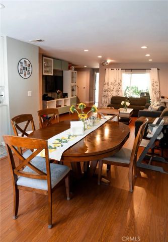9759 Via Roma, Burbank, CA 91504