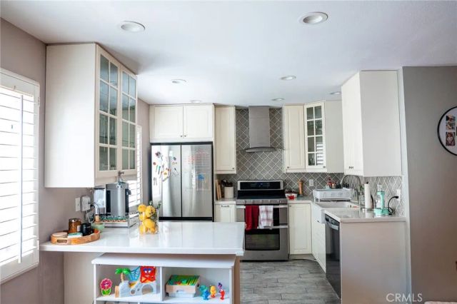 9759 Via Roma, Burbank, CA 91504