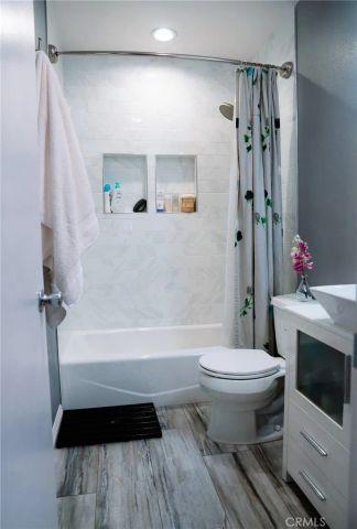9759 Via Roma, Burbank, CA 91504