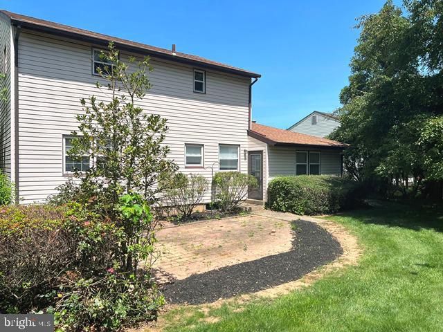 1055 BRENNAN DR, Warminster, PA 18974