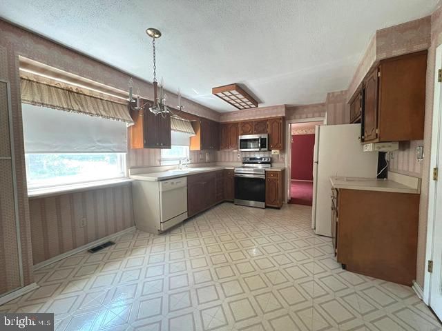 1055 BRENNAN DR, Warminster, PA 18974