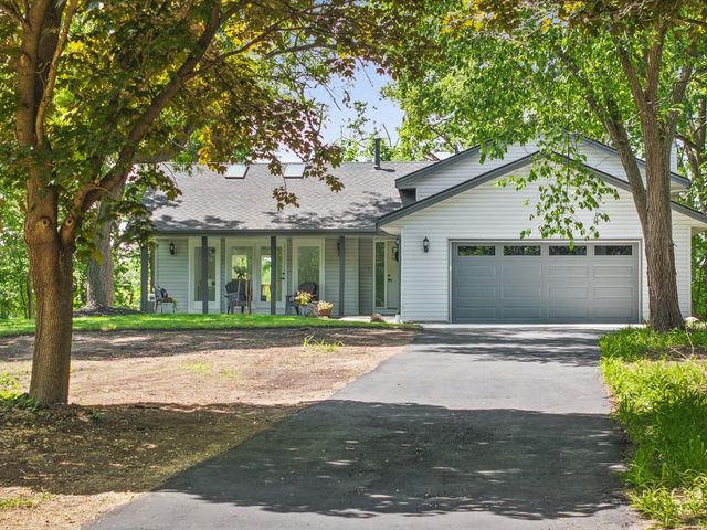 11602 Bend River Road, Roscoe, IL 61073