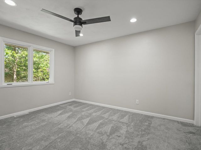 11602 Bend River Road, Roscoe, IL 61073