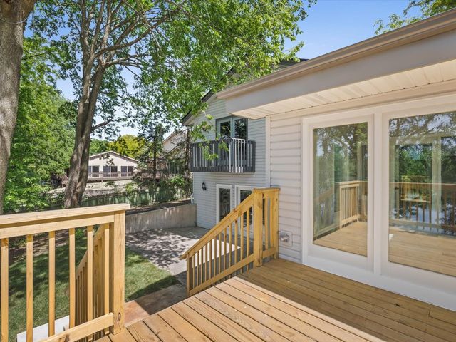 11602 Bend River Road, Roscoe, IL 61073