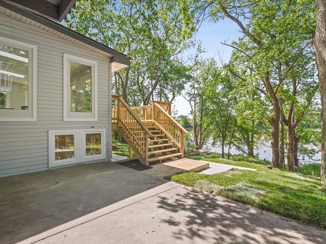11602 Bend River Road, Roscoe, IL 61073