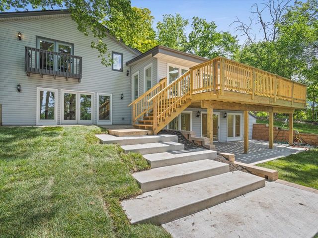 11602 Bend River Road, Roscoe, IL 61073
