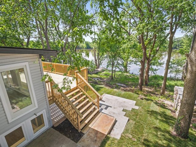 11602 Bend River Road, Roscoe, IL 61073