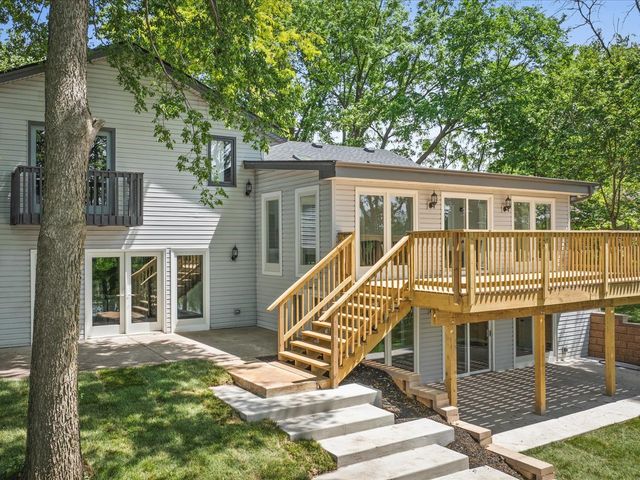 11602 Bend River Road, Roscoe, IL 61073