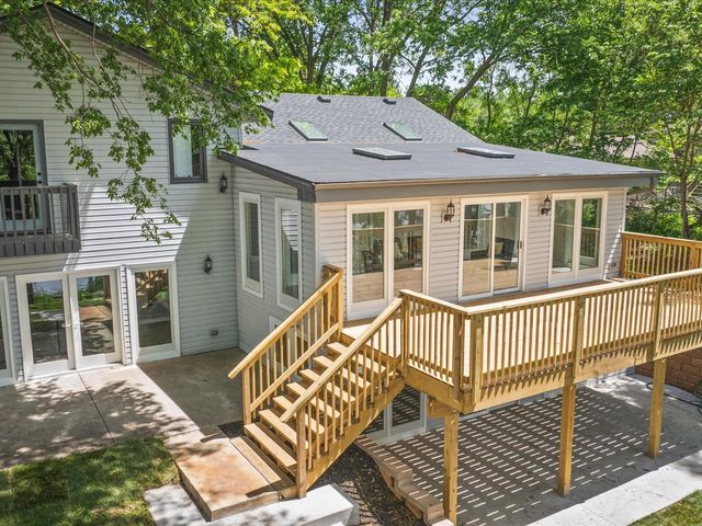 11602 Bend River Road, Roscoe, IL 61073