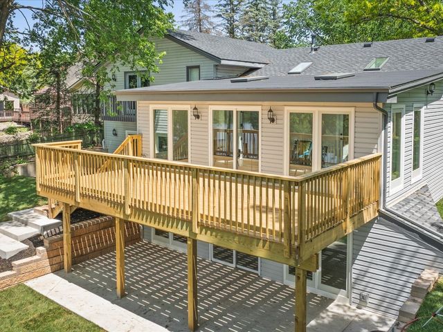 11602 Bend River Road, Roscoe, IL 61073