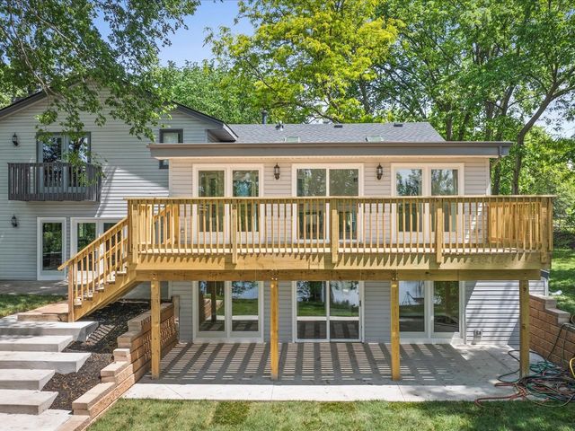 11602 Bend River Road, Roscoe, IL 61073