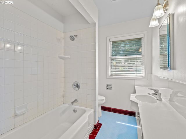 6144 N WILLAMETTE Blvd, Portland, OR 97203