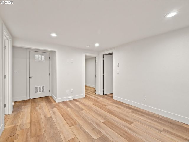 6144 N WILLAMETTE Blvd, Portland, OR 97203