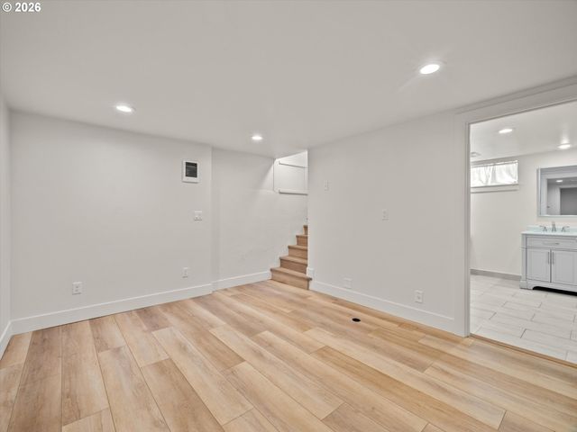 6144 N WILLAMETTE Blvd, Portland, OR 97203