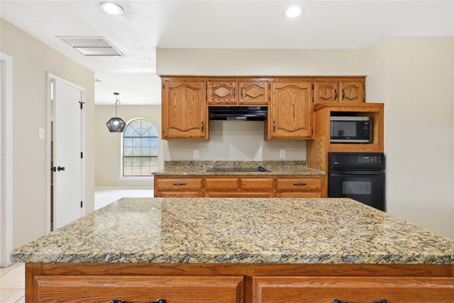 1905 Wedgewood Drive, Grand Prairie, TX 75050
