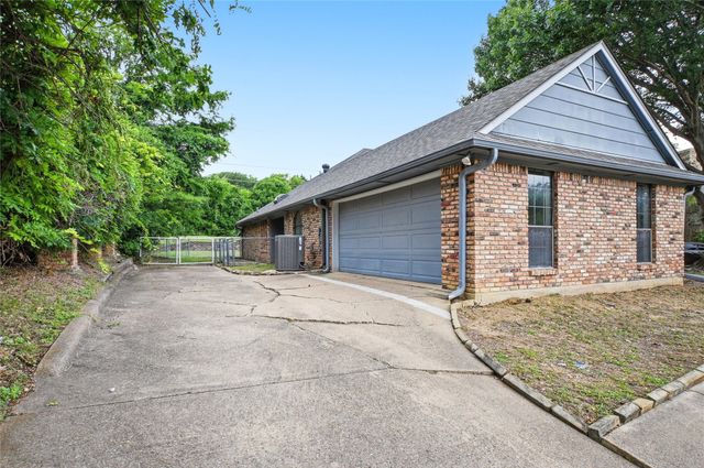 1905 Wedgewood Drive, Grand Prairie, TX 75050
