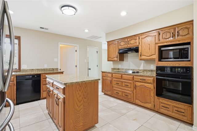 1905 Wedgewood Drive, Grand Prairie, TX 75050