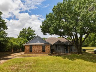 1905 Wedgewood Drive, Grand Prairie, TX 75050
