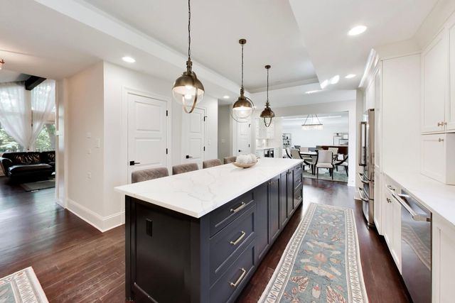 35 Windsor Drive, Oak Brook, IL 60523