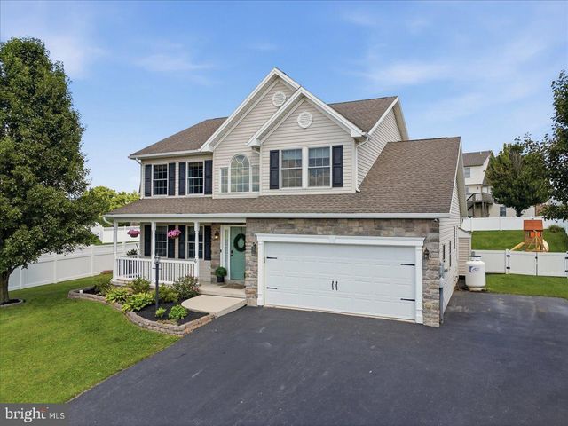 6 FEATHER DR, Shippensburg, PA 17257