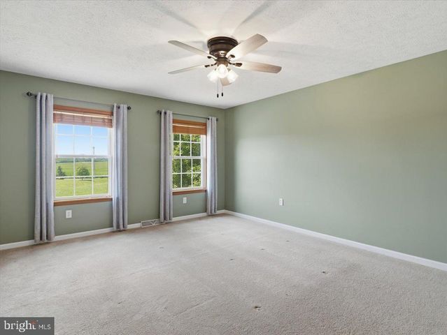 6 FEATHER DR, Shippensburg, PA 17257