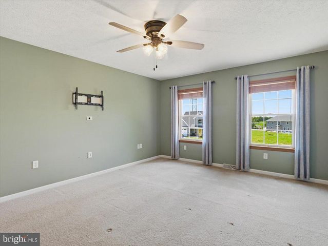 6 FEATHER DR, Shippensburg, PA 17257