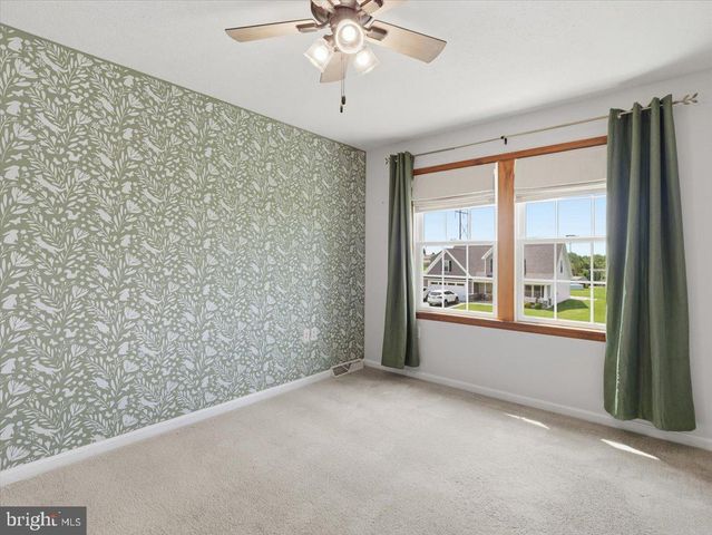 6 FEATHER DR, Shippensburg, PA 17257