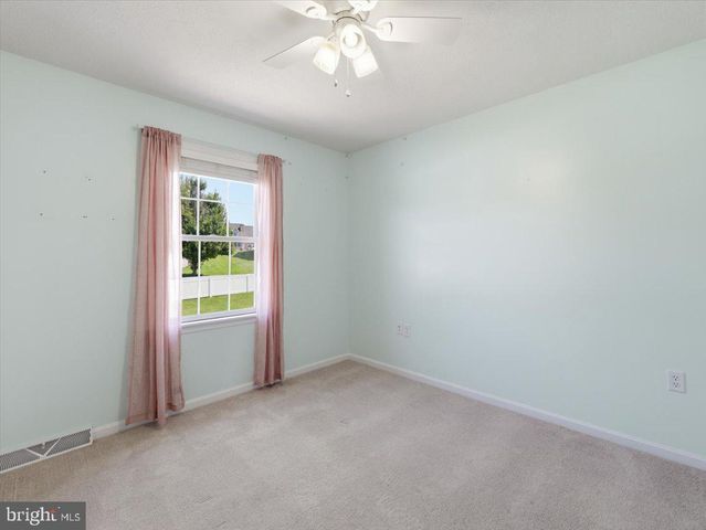 6 FEATHER DR, Shippensburg, PA 17257