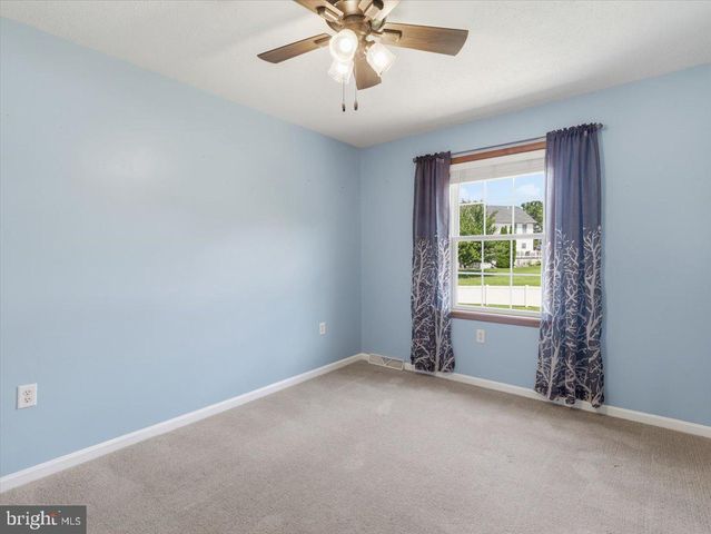 6 FEATHER DR, Shippensburg, PA 17257