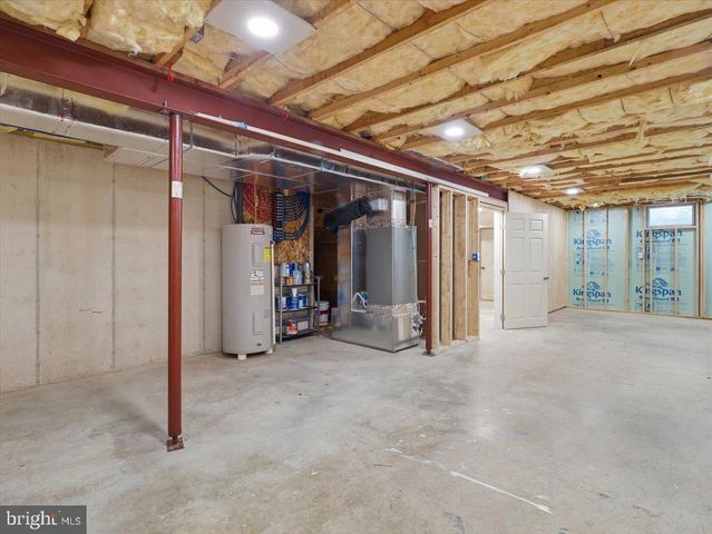 6 FEATHER DR, Shippensburg, PA 17257