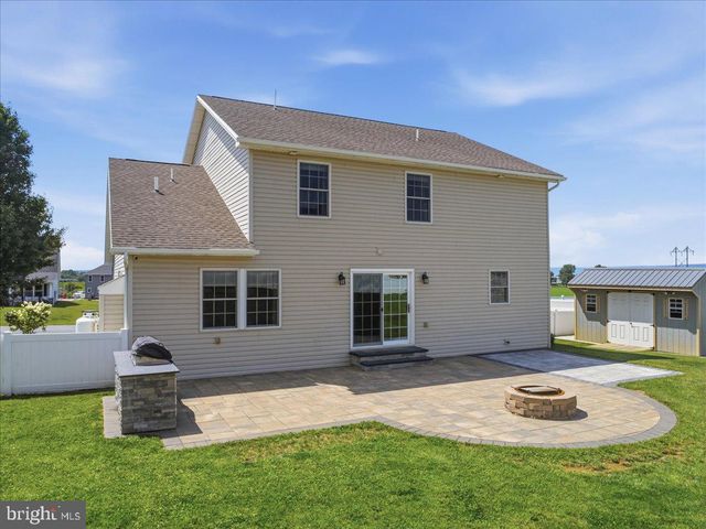 6 FEATHER DR, Shippensburg, PA 17257