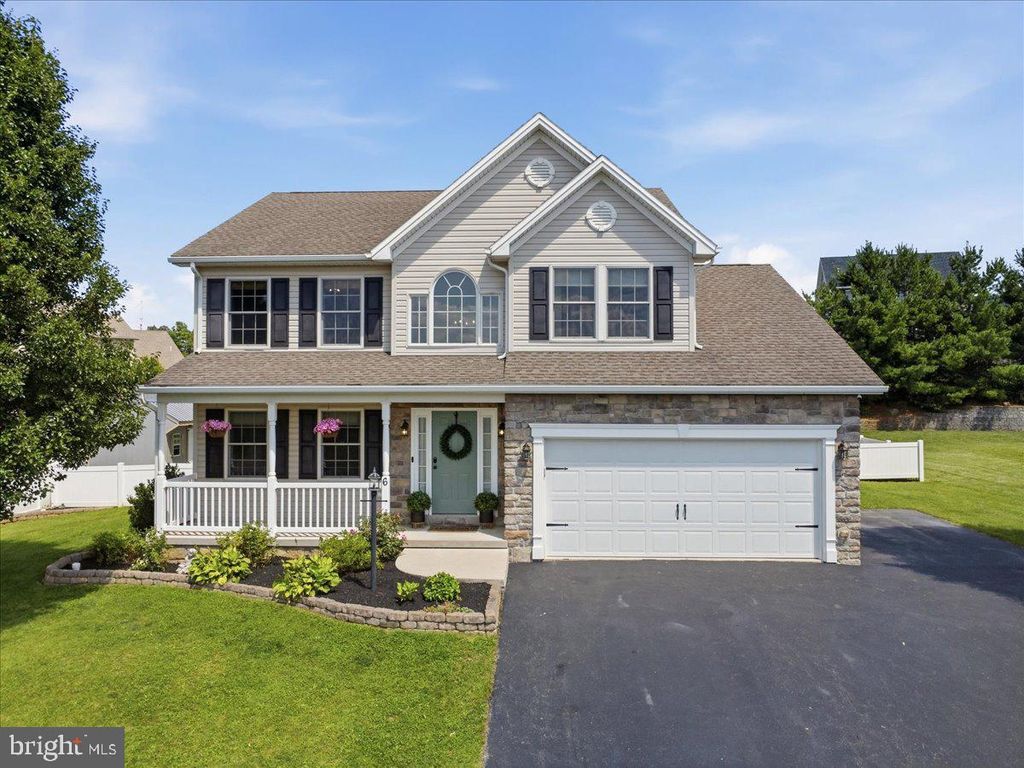 6 FEATHER DR, Shippensburg, PA 17257
