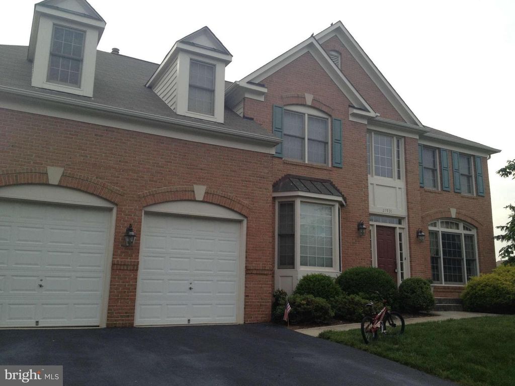 21931 HYDE PARK DR, Ashburn, VA 20147