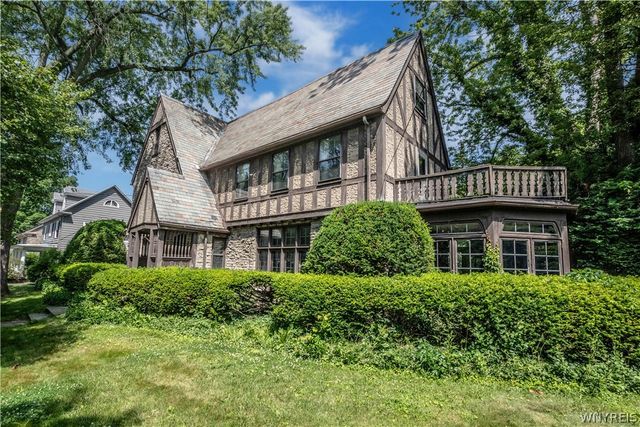 910 James Avenue, Niagara Falls, NY 14305