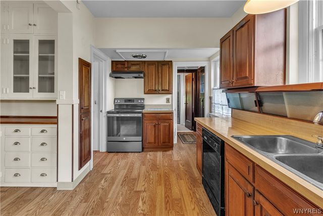 910 James Avenue, Niagara Falls, NY 14305
