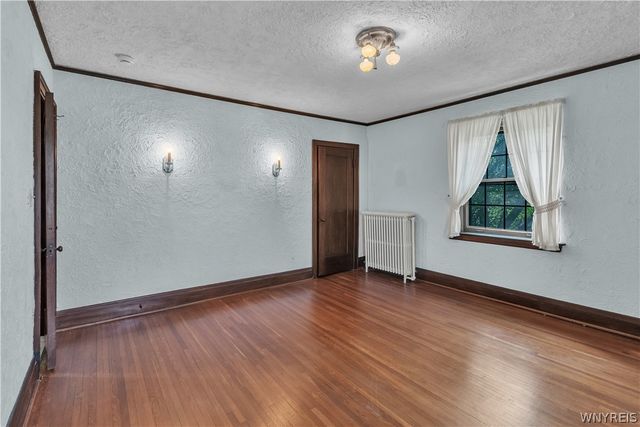 910 James Avenue, Niagara Falls, NY 14305