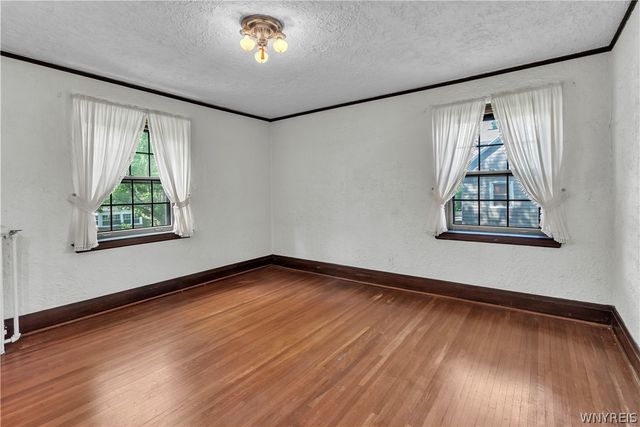 910 James Avenue, Niagara Falls, NY 14305