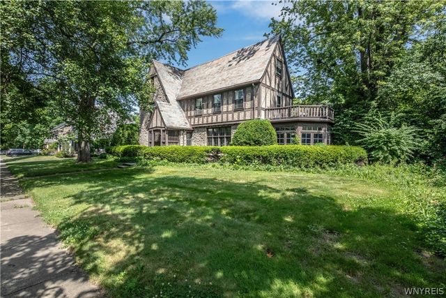 910 James Avenue, Niagara Falls, NY 14305