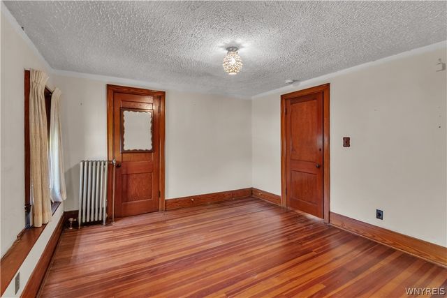 910 James Avenue, Niagara Falls, NY 14305