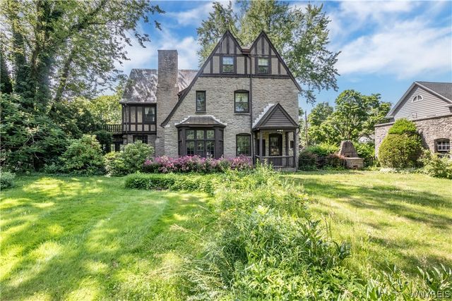 910 James Avenue, Niagara Falls, NY 14305