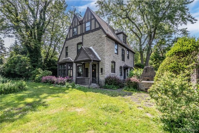 910 James Avenue, Niagara Falls, NY 14305