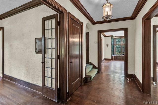 910 James Avenue, Niagara Falls, NY 14305
