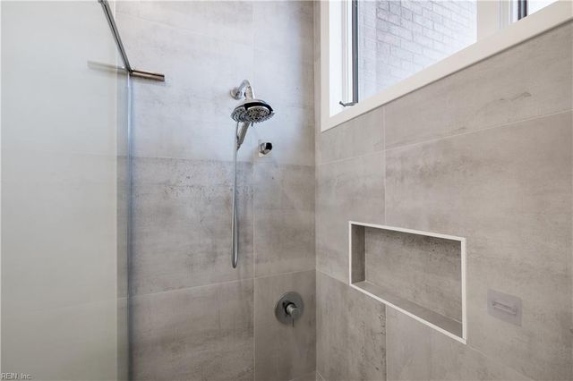 696 Mowbray Arch Apt 330, Norfolk, VA 23507