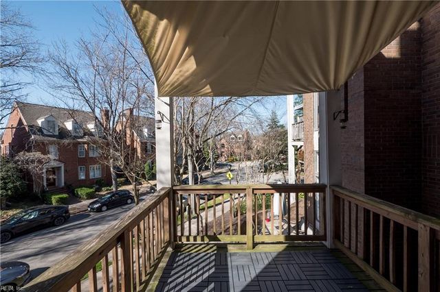 696 Mowbray Arch Apt 330, Norfolk, VA 23507