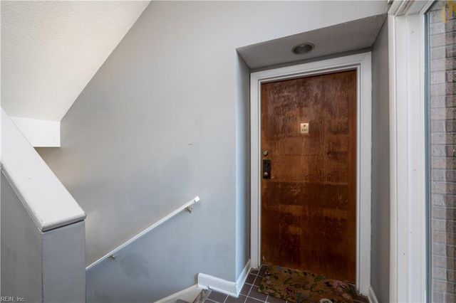 696 Mowbray Arch Apt 330, Norfolk, VA 23507