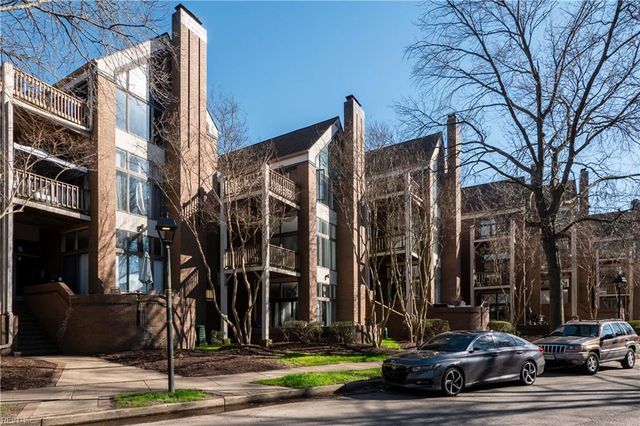 696 Mowbray Arch Apt 330, Norfolk, VA 23507